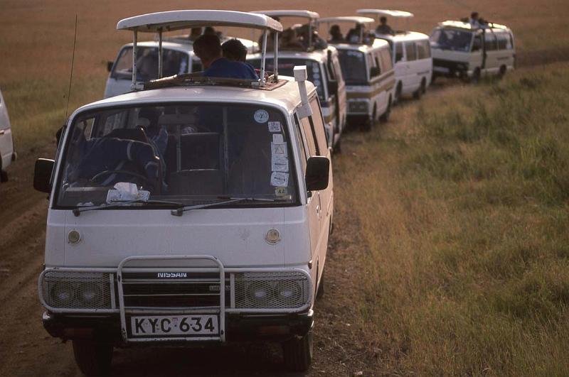RWT 0184 199-14 Kenya Mara Vans.jpg